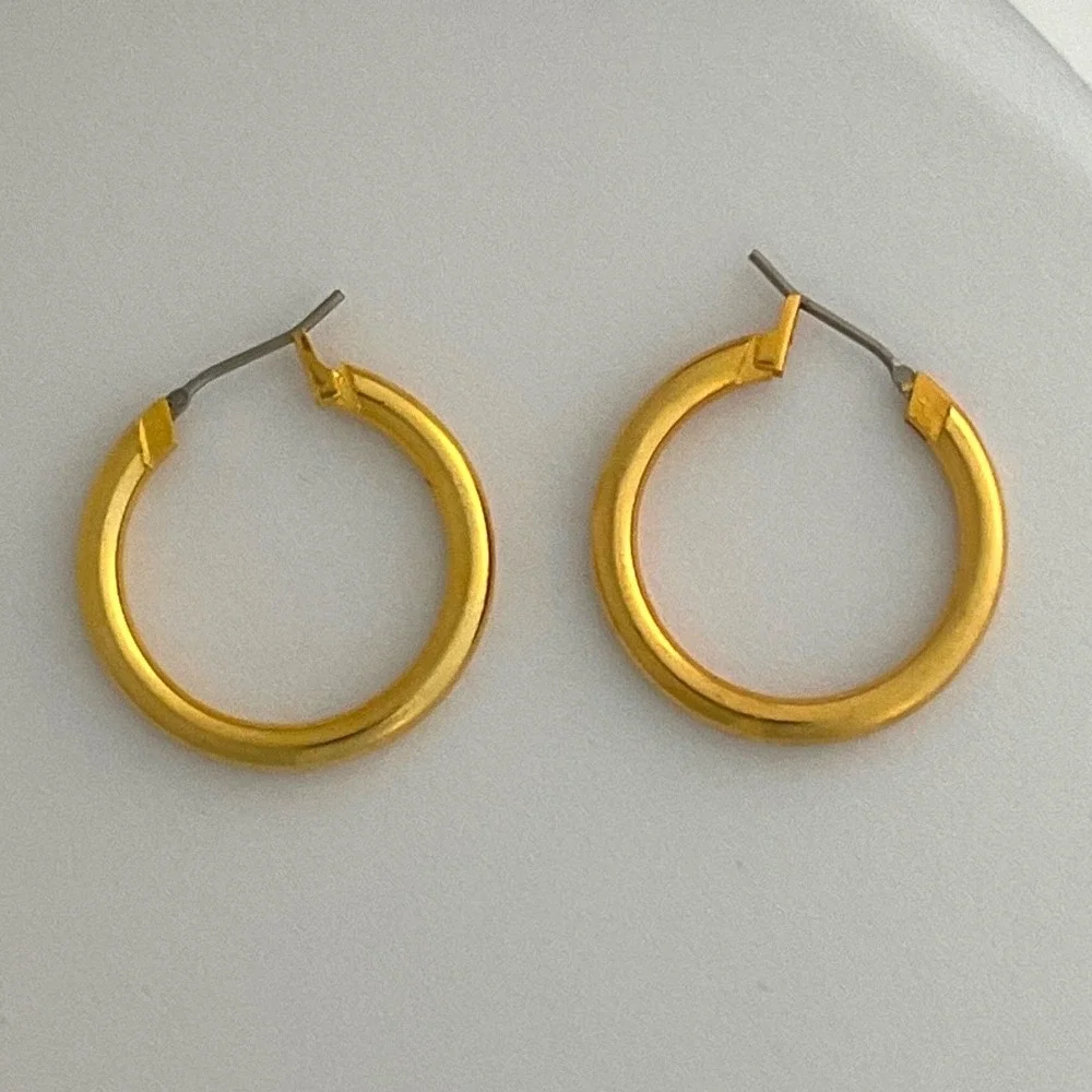 Hoop Earrings Gold Tone Metal Snap Closure Classic Style New